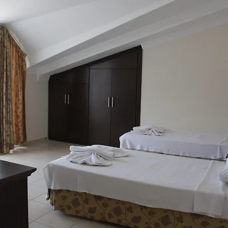 Navy Hotell 3*